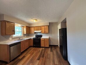493 Barnett Rd in Columbus, OH - Building Photo - Building Photo