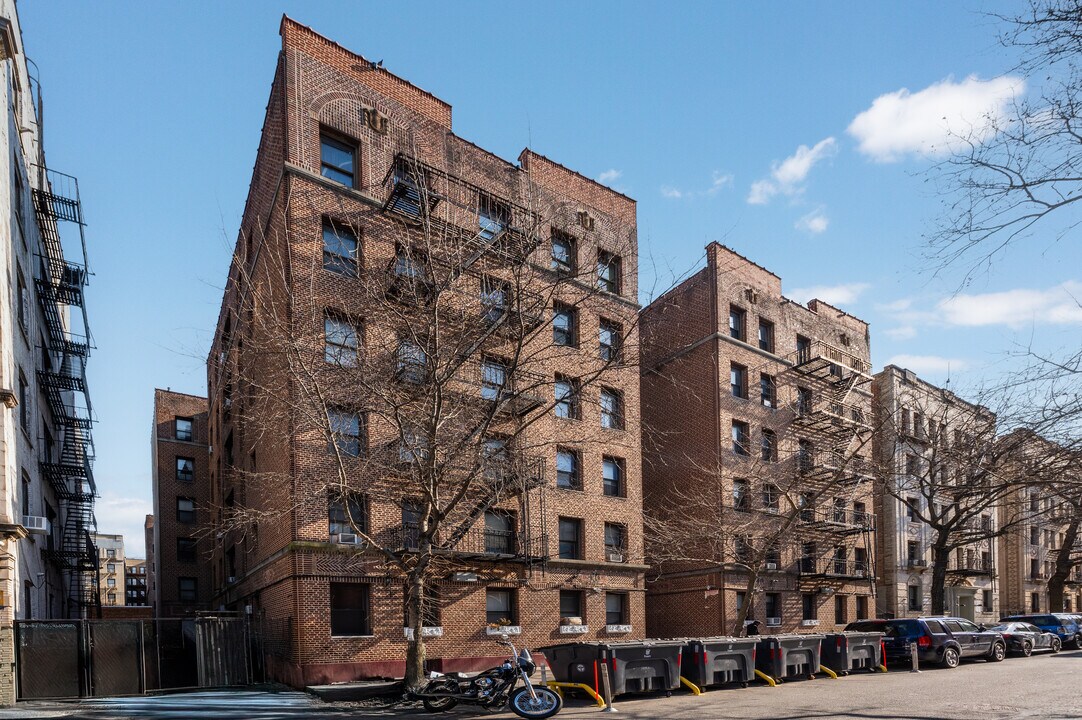 557-563 W 150th St in New York, NY - Building Photo