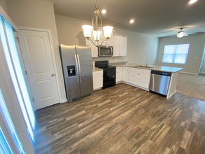 253 Yorktown Ln in Sanford, NC - Building Photo - Building Photo
