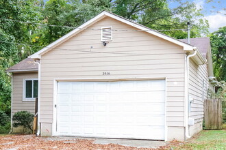 3486 Thompson Dr NW in Atlanta, GA - Building Photo - Building Photo