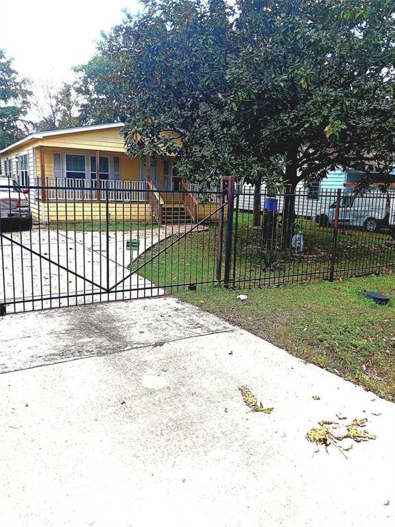 property at 3306 Creston Dr