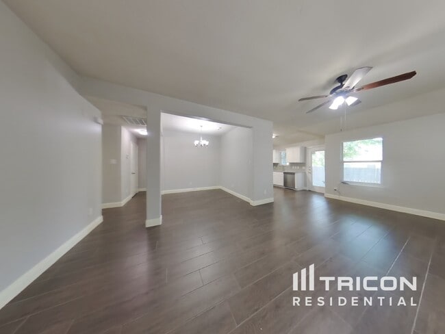 5019 Willow Point Dr in Conroe, TX - Building Photo - Building Photo