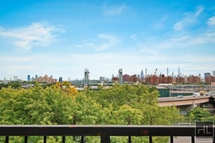 91 Bruckner Blvd, Unit 209 in Bronx, NY - Building Photo