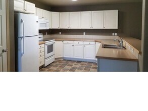 2192 West Appleway Ave. in Coeur d'Alene, ID - Building Photo - Building Photo