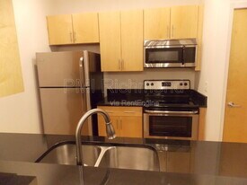 16 W Broad St in Richmond, VA - Building Photo