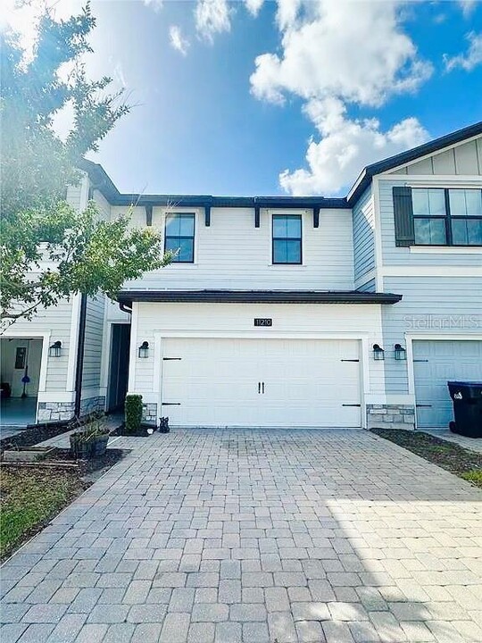 11210 Whistling Pne Wy in Orlando, FL - Building Photo