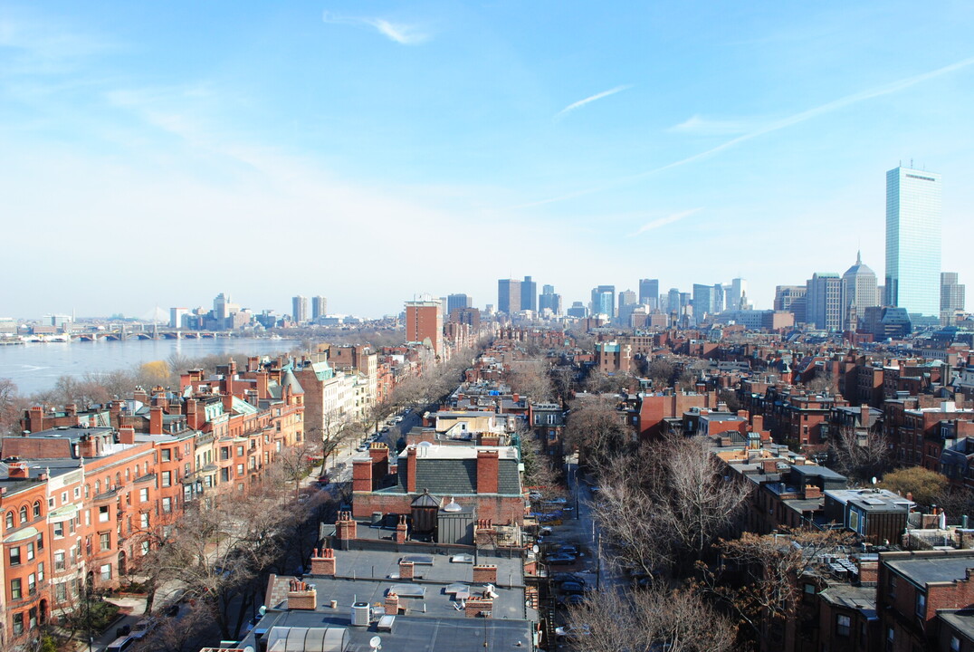 483 Beacon St in Boston, MA - Building Photo