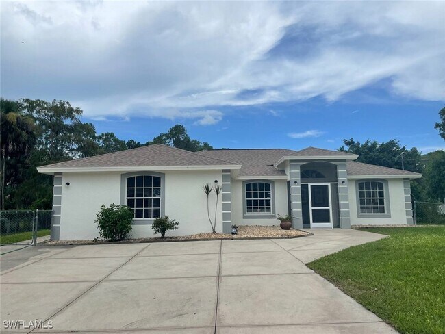 3440 15th Ave SW in Naples, FL - Building Photo - Building Photo