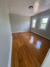 26-28 Finlay Pl, Unit 3 in Newark, NJ - Building Photo - Building Photo