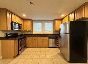 206 E 11th St in Elmira, NY - Building Photo - Building Photo