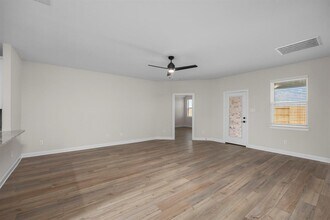 3210 Banyan Dr in Santa Fe, TX - Building Photo - Building Photo