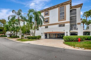 7370 Orangewood Ln in Boca Raton, FL - Building Photo