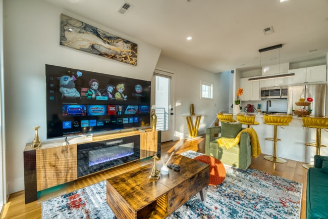 5835 Colorado Ave NW in Washington, DC - Foto de edificio - Building Photo