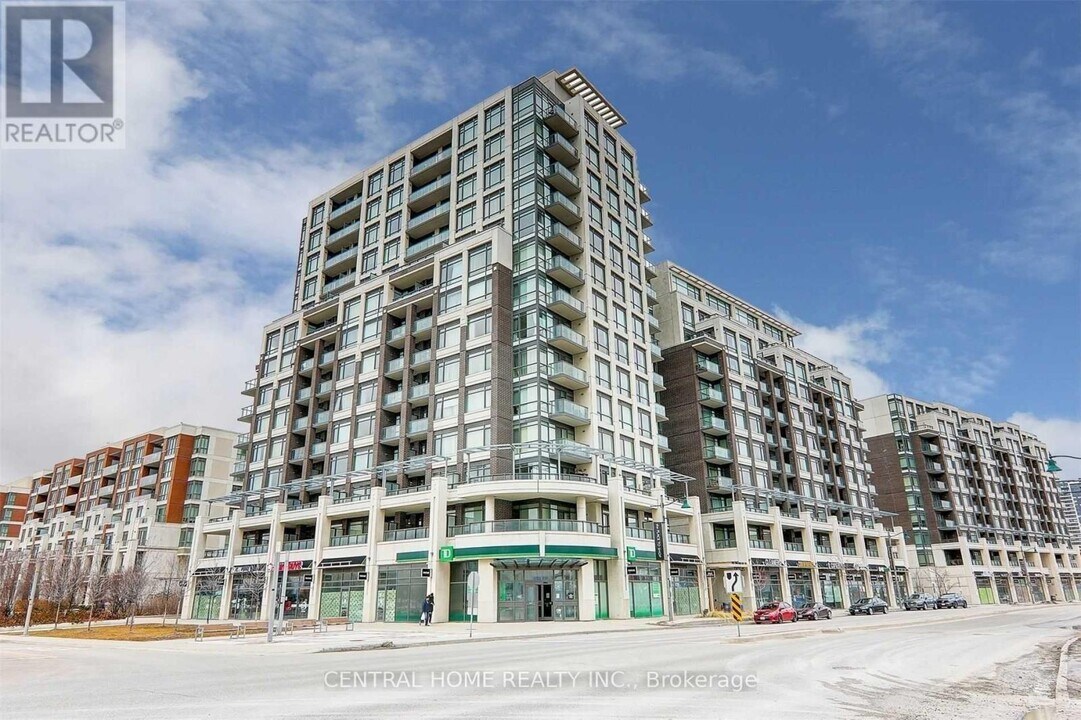 8110 Birchmount Rd in Markham, ON - Building Photo