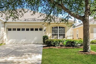 6816 Surrey Oak Dr in Apollo Beach, FL - Building Photo