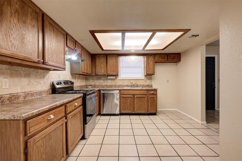 8089 NW 23rd St in Oklahoma City, OK - Building Photo