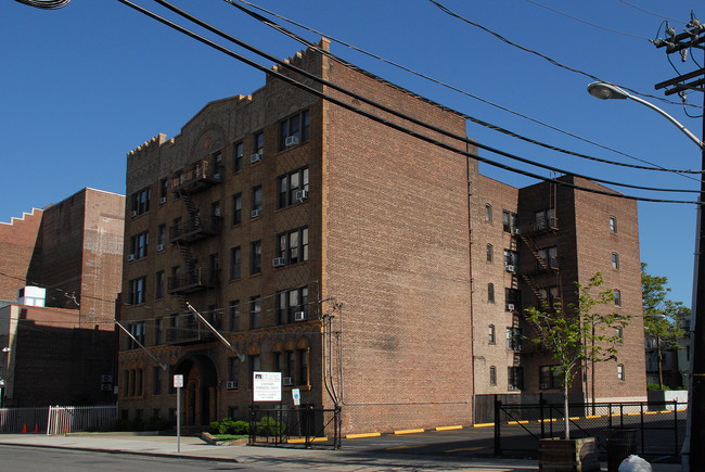 620 Pavonia Ave in Jersey City, NJ - Building Photo - Building Photo