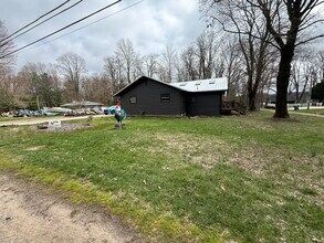 32275 Center St in Dowagiac, MI - Building Photo - Building Photo