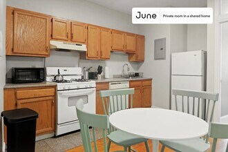 Room in Shared 4 bed/1 bath home in Boston, MA - Building Photo - Building Photo