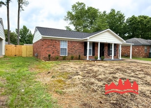 Spacious 3-Bedroom, 1-Bath Home for Rent! in Memphis, TN - Building Photo - Building Photo