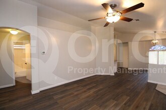 4526 E Windsong Dr in Phoenix, AZ - Building Photo - Building Photo