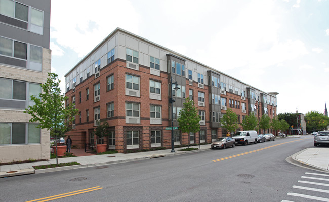 Ashland Commons in Baltimore, MD - Foto de edificio - Building Photo