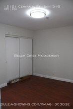 12121 Centralia St in Lakewood, CA - Building Photo - Building Photo