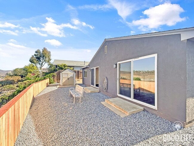 7080 Hillsboro St in San Diego, CA - Building Photo - Building Photo