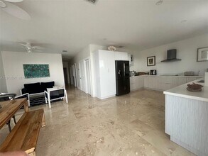 4 Pelican Rd in Key Largo, FL - Building Photo - Building Photo