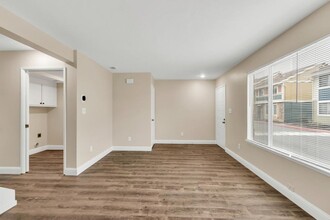 4082 Weymouth Ln in Sacramento, CA - Building Photo - Building Photo