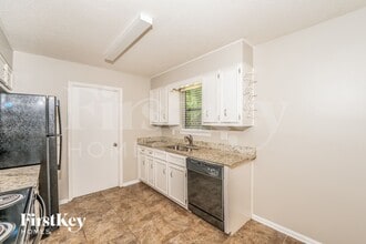 5332 Balboa Ave in Pinson, AL - Foto de edificio - Building Photo