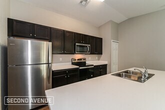 4621 Lacoco St in North Port, FL - Foto de edificio - Building Photo