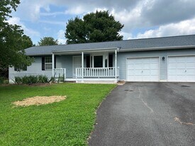 9192 Winterset Dr in Manassas, VA - Building Photo