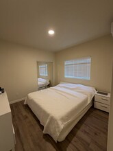 5209 S Pine St, Unit A in Tacoma, WA - Foto de edificio - Building Photo