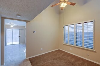 5455 N Marty Ave in Fresno, CA - Building Photo - Building Photo