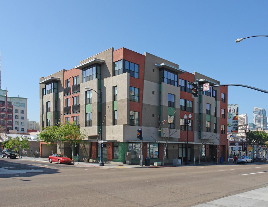 Leah Residence in San Diego, CA - Building Photo