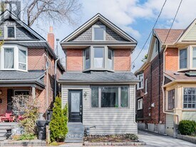 4 Hartford Ave in Toronto, ON - Building Photo