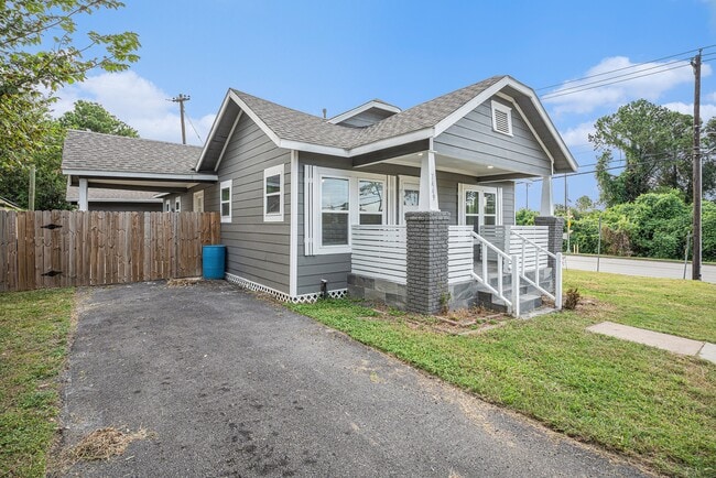 7449 Walker St in Houston, TX - Building Photo - Building Photo