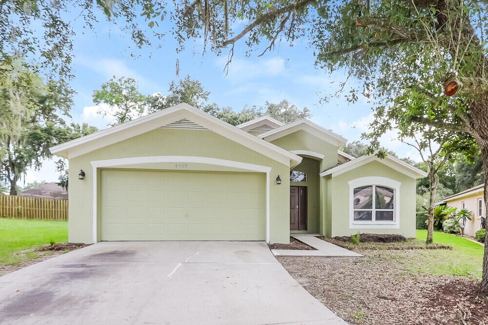 4703 Bear Claw Ct in Valrico, FL - Building Photo