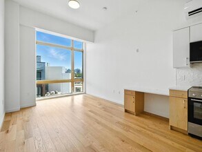 333 Newark Ave in Jersey City, NJ - Building Photo - Building Photo