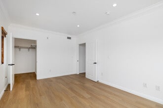 930 S Robertson Blvd in Los Angeles, CA - Foto de edificio - Interior Photo