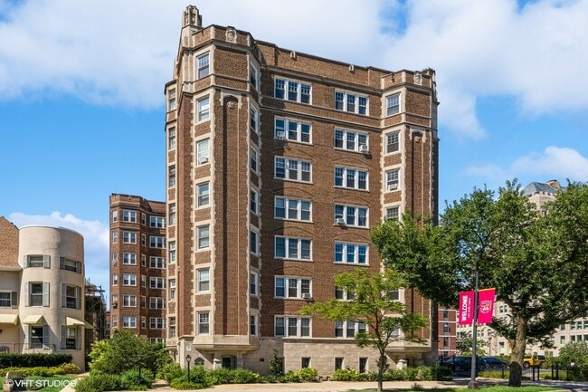 property at 6334 N Sheridan Rd