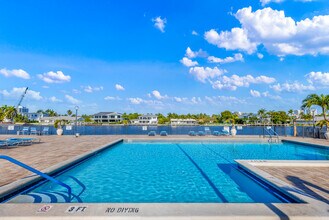 2017 S Ocean Dr, Unit 1004 in Hallandale Beach, FL - Building Photo - Building Photo