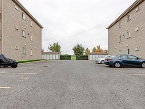 116 Joseph-Charles-Coallier Rue in St-Jean-sur-Richelieu, QC - Building Photo - Building Photo