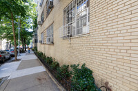 100 Bennett Ave in New York, NY - Building Photo - Building Photo