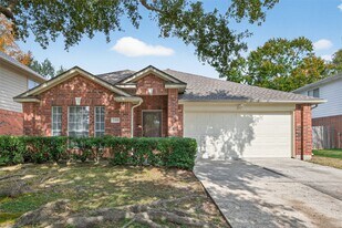 21484 Palace Pines Dr in Kingwood, TX - Building Photo