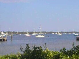 1640 12 Oaks Way in North Palm Beach, FL - Building Photo