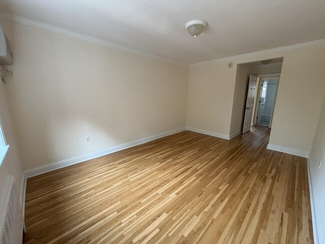 153 Saint Paul St, Unit 86-3 in Brookline, MA - Foto de edificio - Building Photo