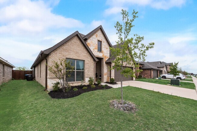 4920 Sassafras Dr in Crowley, TX - Building Photo - Building Photo