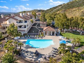 11335 Affinity Ct in San Diego, CA - Building Photo